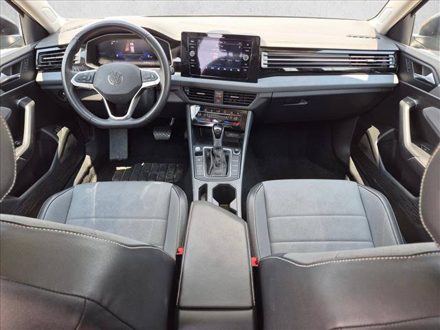 Used 2025 Volkswagen Jetta SE FWD image 18