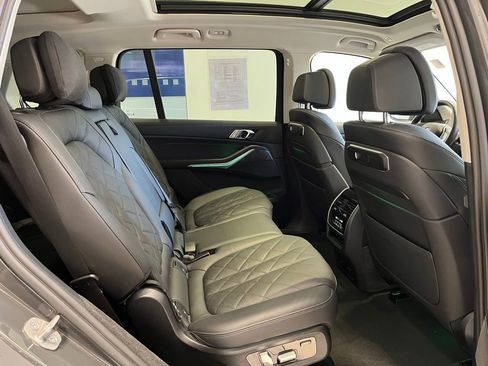 Used 2023 BMW X7 xDrive40i w/ Parking Assistance Package AWD/4WD image 30