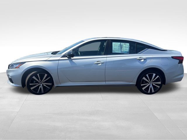 Used 2021 Nissan Altima 2.5 SR w/ SR Premium Package AWD/4WD image 2