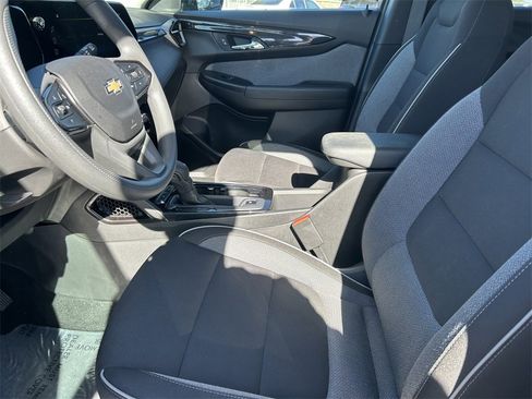 Used 2025 Chevrolet TrailBlazer LT w/ Driver Confidence Package image 11