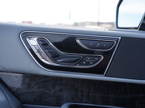 Used 2018 Lincoln Navigator Reserve w/ Technology Package image 19