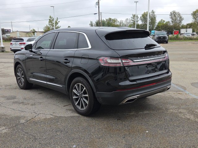 Used 2021 Lincoln Nautilus AWD image 3