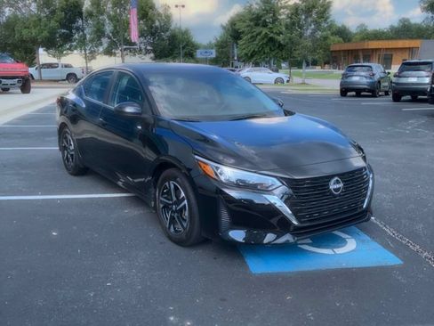 Used 2025 Nissan Sentra SV w/ Lighting Package FWD image 4