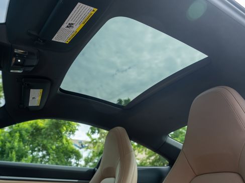 Certified 2022 Porsche 911 Carrera RWD image 34