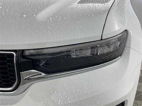 New 2025 Jeep Grand Cherokee Overland w/ Luxury Tech Group IV image 22