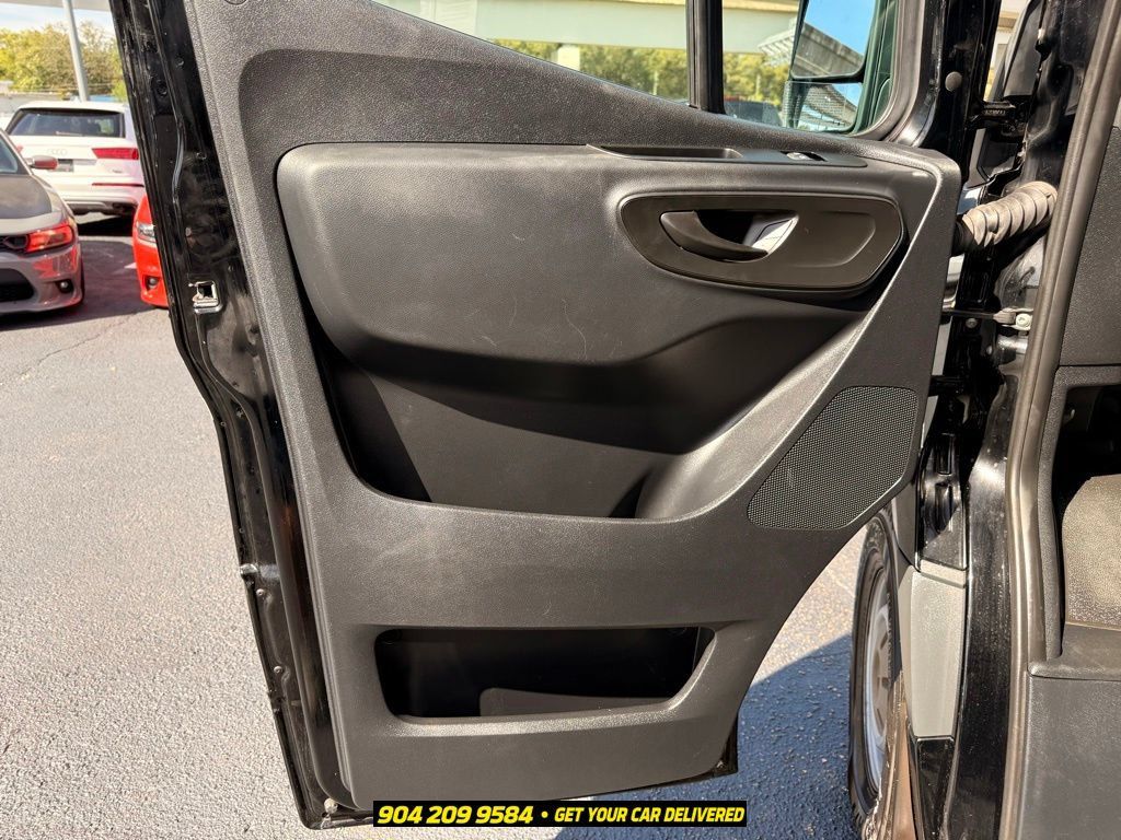 Used 2019 Mercedes-Benz Sprinter 2500 image 17