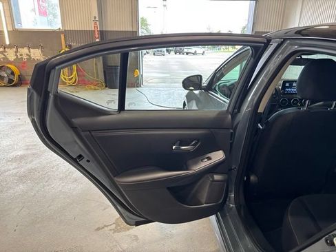 Certified 2024 Nissan Sentra SR FWD image 11