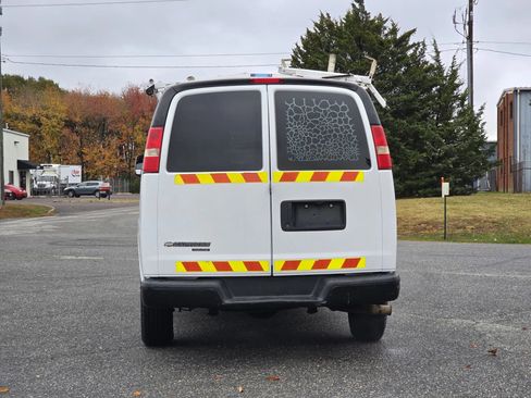 Used 2014 Chevrolet Express 2500 image 13