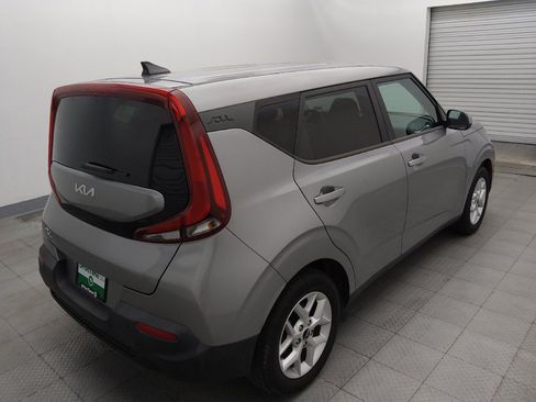 Used 2022 Kia Soul LX w/ Technology Package FWD image 9