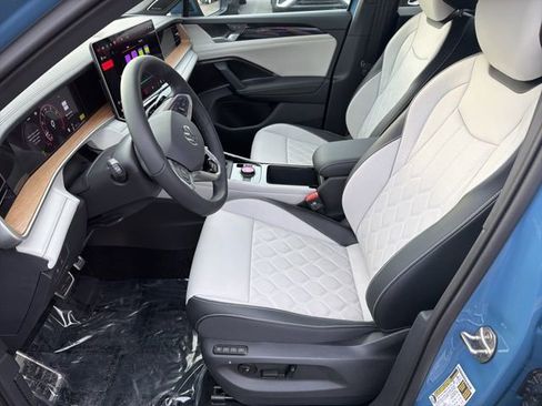 New 2026 Volkswagen Tiguan SEL R-Line image 5