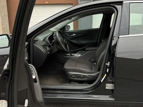 Used 2018 Chevrolet Malibu LT image 12