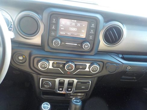 Used 2020 Jeep Wrangler Sport image 17