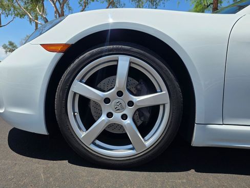 Used 2018 Porsche 718 Cayman RWD image 24