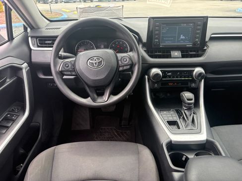 Used 2020 Toyota RAV4 LE w/ Carpet Mat Package AWD/4WD image 11