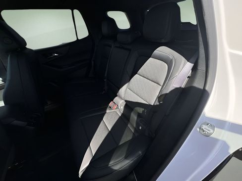 New 2026 Chevrolet Equinox LT w/ Convenience Package II image 23