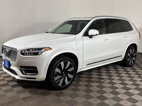 Used 2024 Volvo XC90 T8 Plus w/ Protection Package Premier image 12