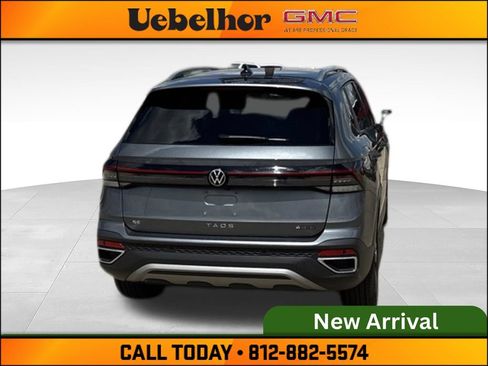 Used 2025 Volkswagen Taos SE AWD/4WD image 7