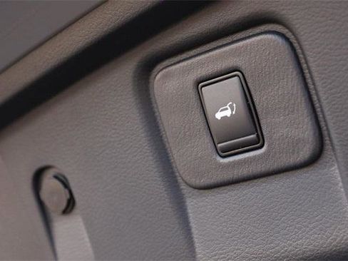 Used 2024 Nissan Murano SL image 8