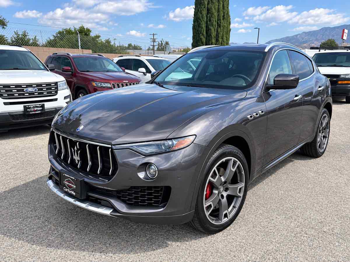 Used 2017 Maserati Levante w/ Luxury Package AWD/4WD image 3