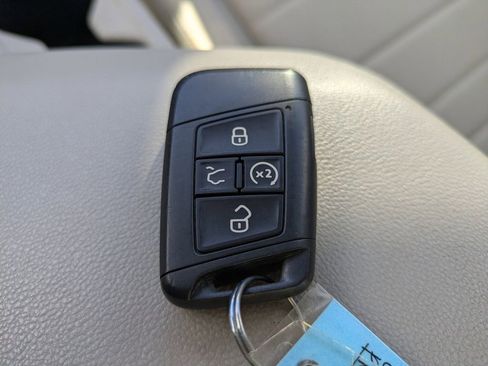 Used 2023 Volkswagen Jetta SE image 28