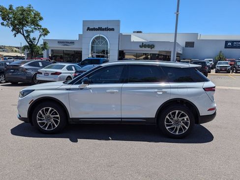 Used 2021 Lincoln Corsair AWD image 9