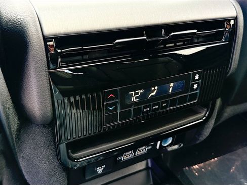 New 2026 Jeep Grand Wagoneer 2WD image 27