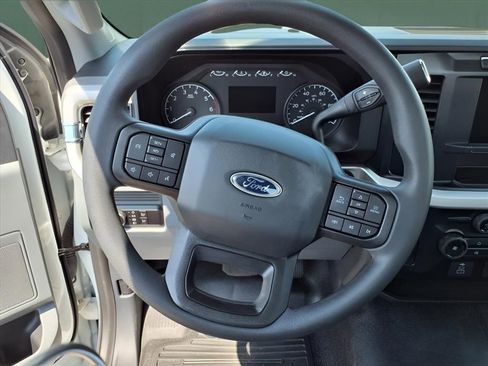 New 2023 Ford F250 XL w/ XL Chrome Package RWD image 10