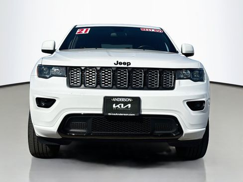 Used 2021 Jeep Grand Cherokee Laredo X AWD/4WD image 2