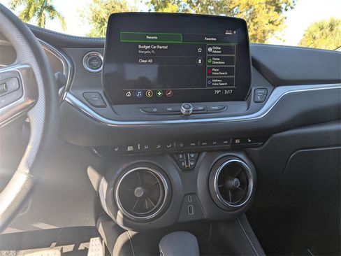 Used 2025 Chevrolet Blazer LT image 19