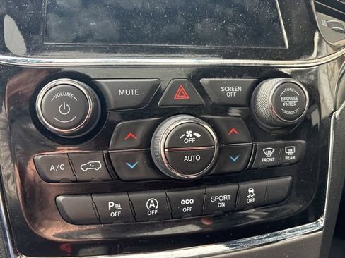 Used 2021 Jeep Grand Cherokee Limited w/ Sun & Sound Group AWD/4WD image 11