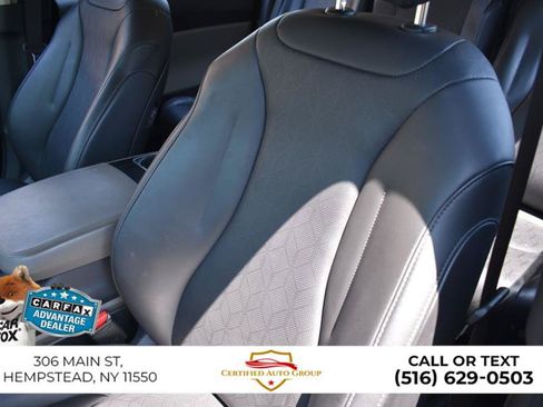 Used 2025 Kia Carnival FWD image 10