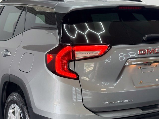Used 2023 GMC Terrain SLE w/ Driver Convenience Package FWD image 7