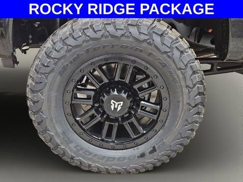 New 2026 Ford F250 Lariat w/ Black Appearance Package image 8