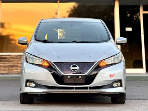 Used 2018 Nissan Leaf SV image 3