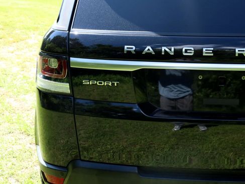 Used 2017 Land Rover Range Rover Sport SE image 41