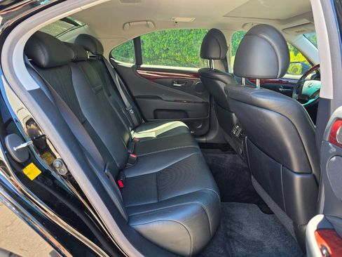 Used 2010 Lexus LS 460 w/ Luxury Value Edition RWD image 36