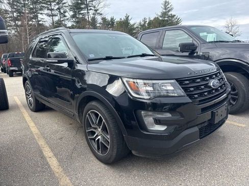 Used 2017 Ford Explorer Sport image 3