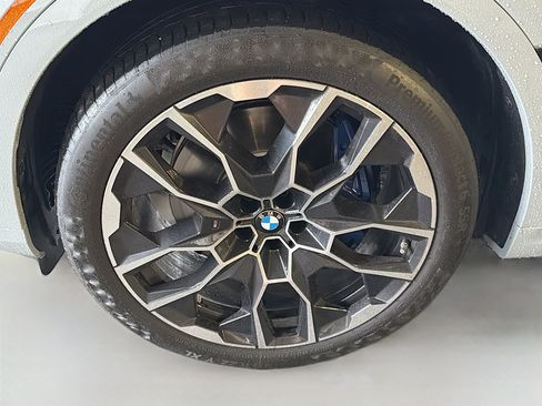 Used 2025 BMW X7 xDrive40i w/ M Sport Package AWD/4WD image 44