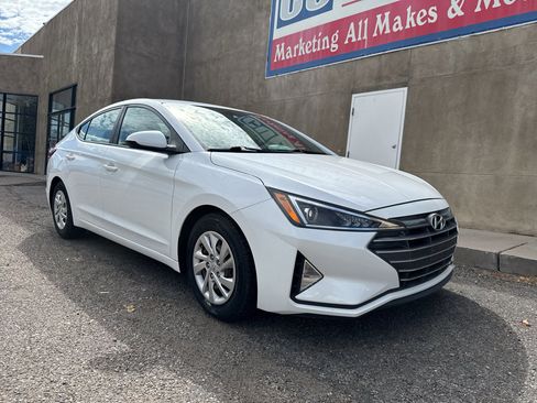 Used 2020 Hyundai Elantra SE w/ Cargo Package (C1) FWD image 3