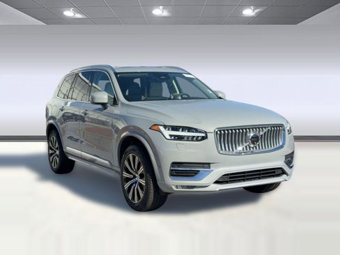 Used 2025 Volvo XC90 B5 Plus image 7
