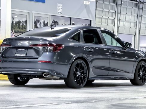 Used 2025 Honda Civic Sport image 9