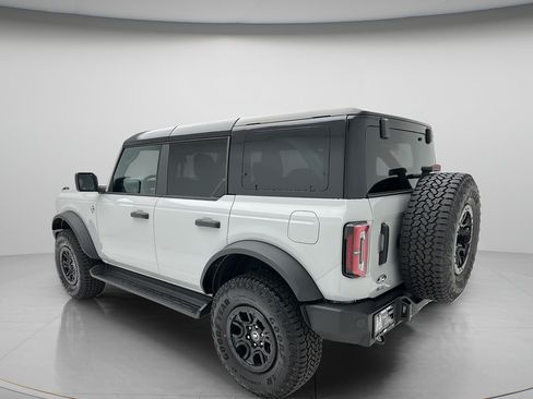 New 2026 Ford Bronco Outer Banks w/ Sasquatch Package AWD/4WD image 4
