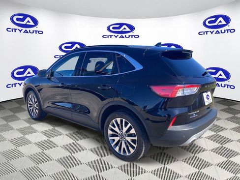 Used 2022 Ford Escape Titanium image 5