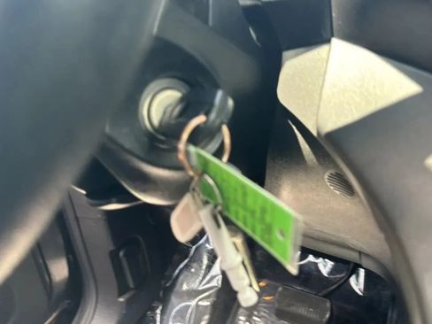 Used 2017 Ford Escape SE FWD image 28