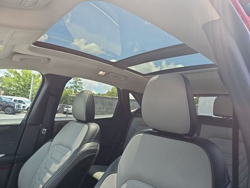 Used 2023 Ford Escape Platinum w/ Premium Technology Package AWD/4WD image 15
