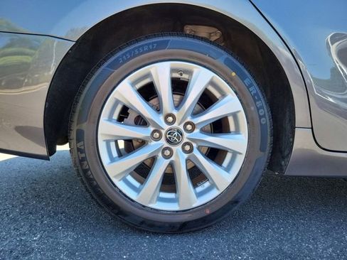Used 2018 Toyota Camry LE FWD image 7
