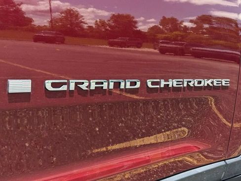 Used 2024 Jeep Grand Cherokee L Laredo AWD/4WD image 10