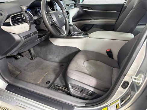 Used 2022 Toyota Camry LE w/ Convenience Package FWD image 10