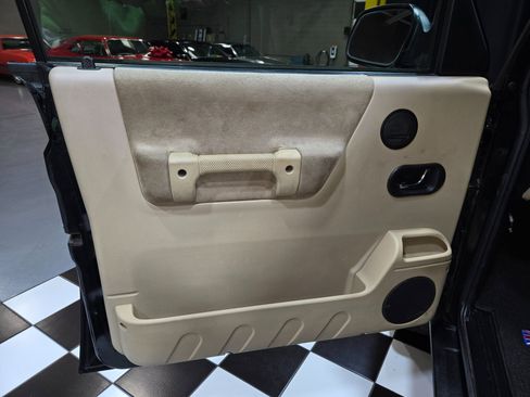 Used 2004 Land Rover Discovery SE image 88