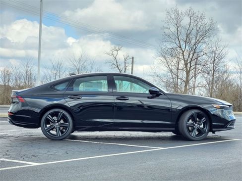 Used 2023 Honda Accord Sport image 8